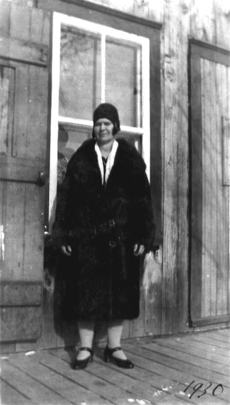 Dina Charette, 1930